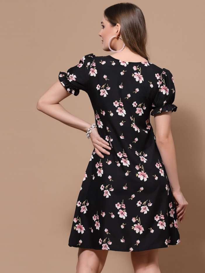 Sleek Crepe A-line Flare Dress - Image 3